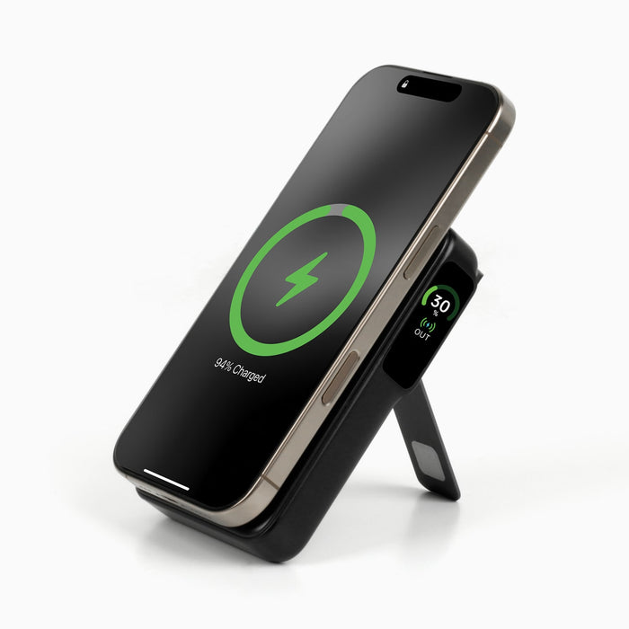 aluratek 10k mah wireless power bank qi2 magsafe apple watch front angle charging